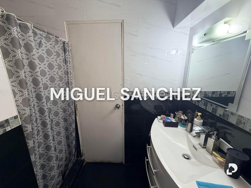 Apartamento en Colinas de Santa Mónica, Caracas – 13
