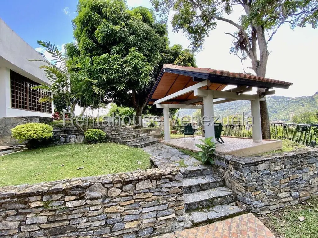 Casa en Lomas De La Trinidad, Caracas - 1
