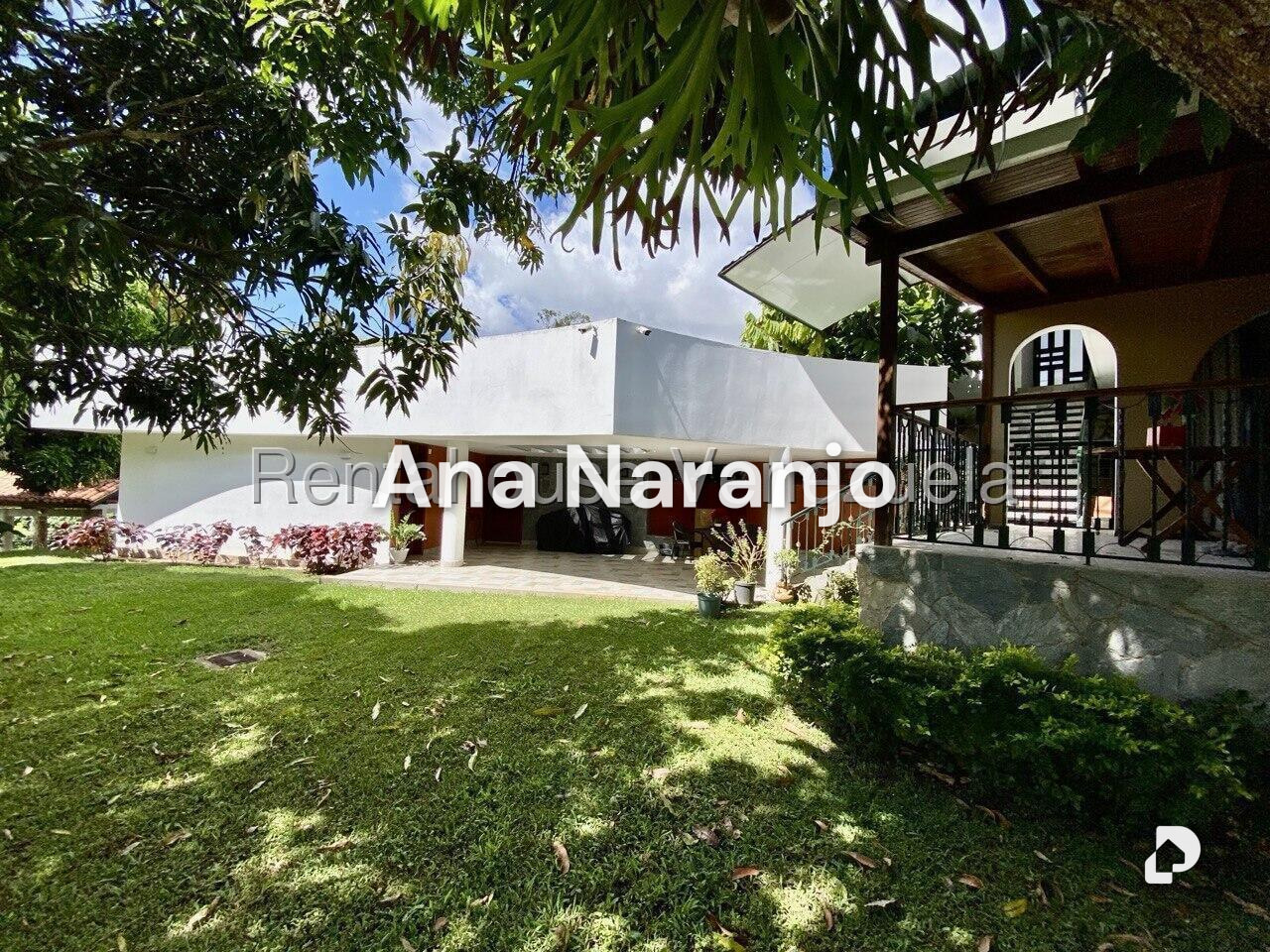 Casa en Lomas De La Trinidad, Caracas – 28