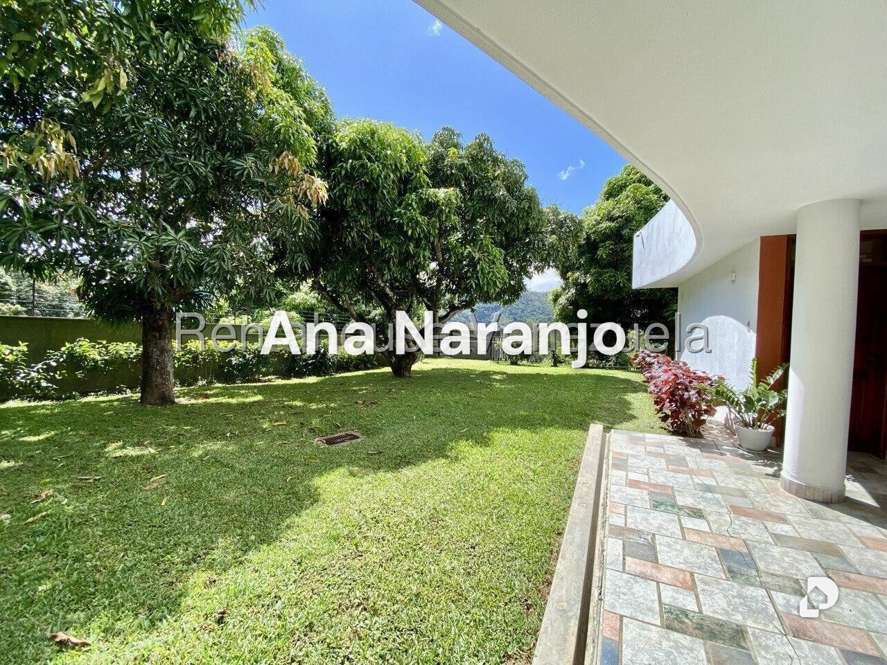 Casa en Lomas De La Trinidad, Caracas – 27
