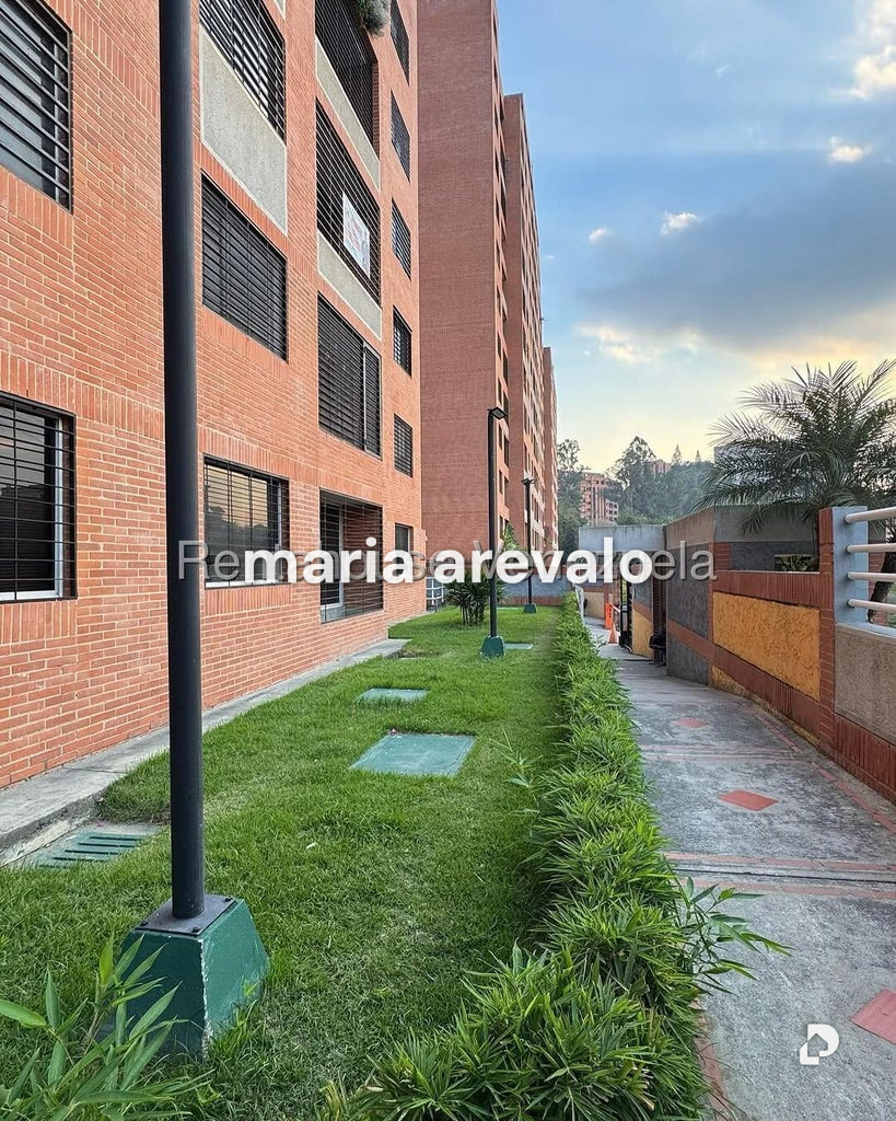 Apartamento en Colinas de La Tahona, Caracas – 1