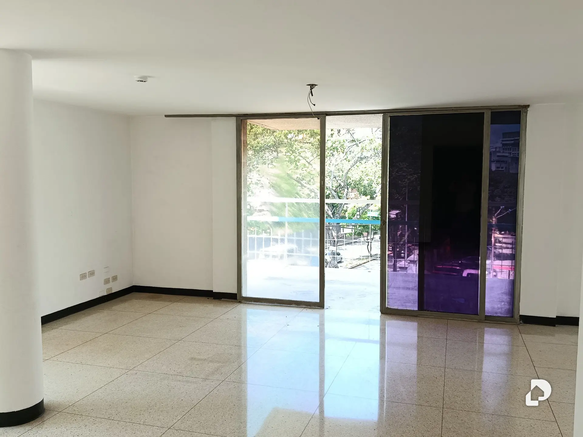 Oficina en La Florida, Caracas – 11