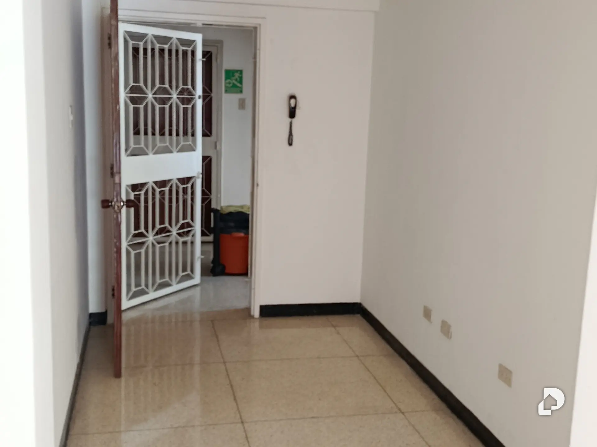 Oficina en La Florida, Caracas – 7