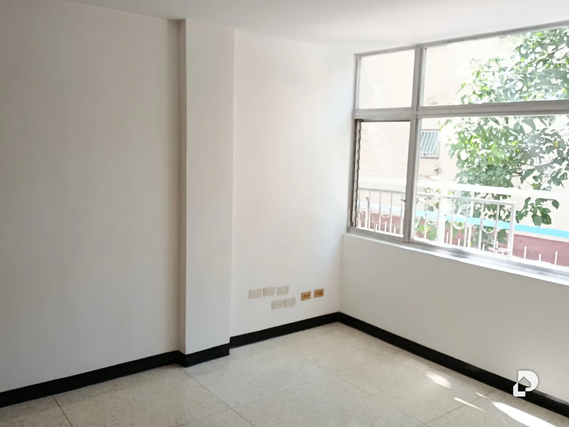 Oficina en La Florida, Caracas – 14