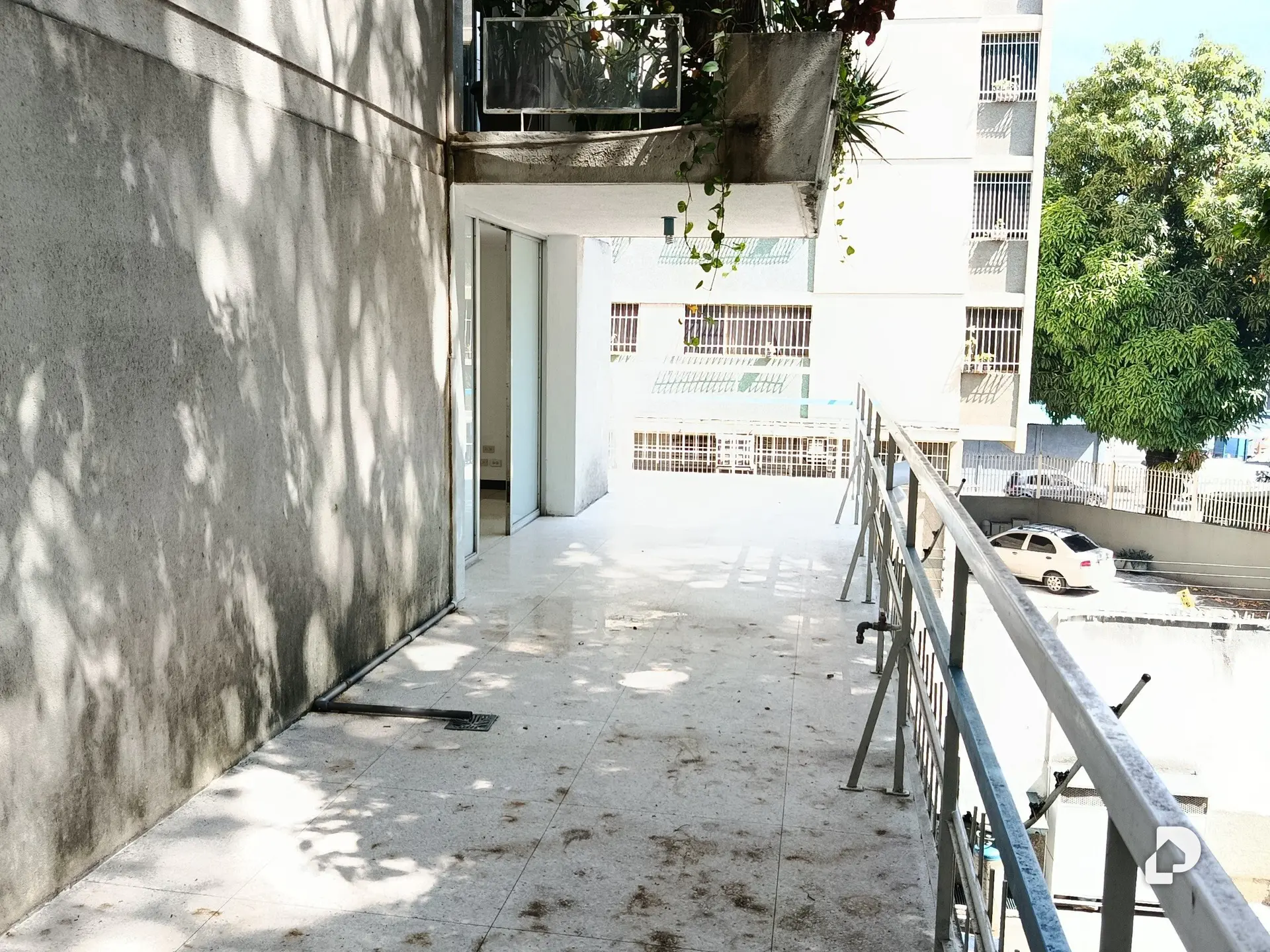 Oficina en La Florida, Caracas – 25