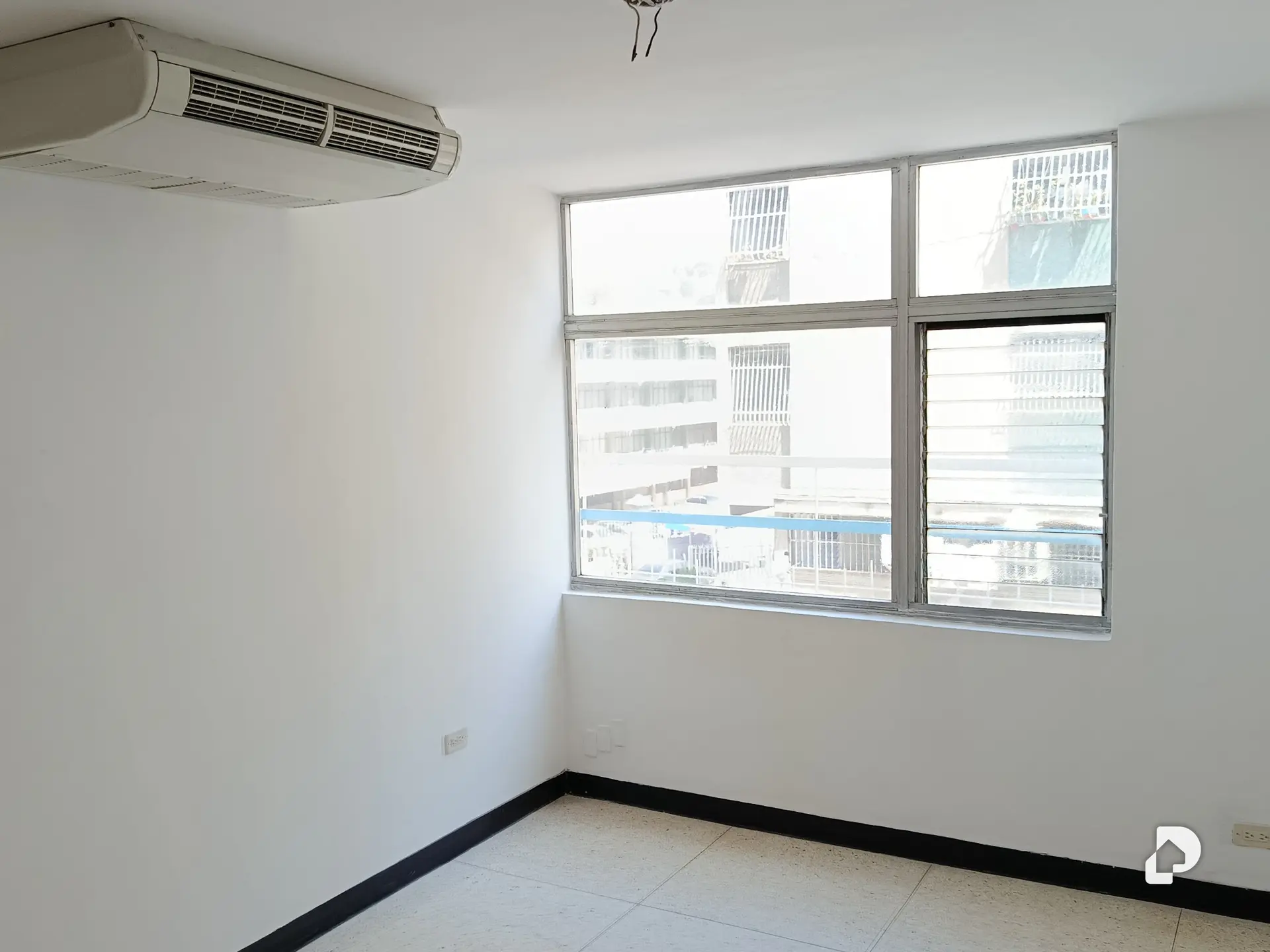 Oficina en La Florida, Caracas – 16