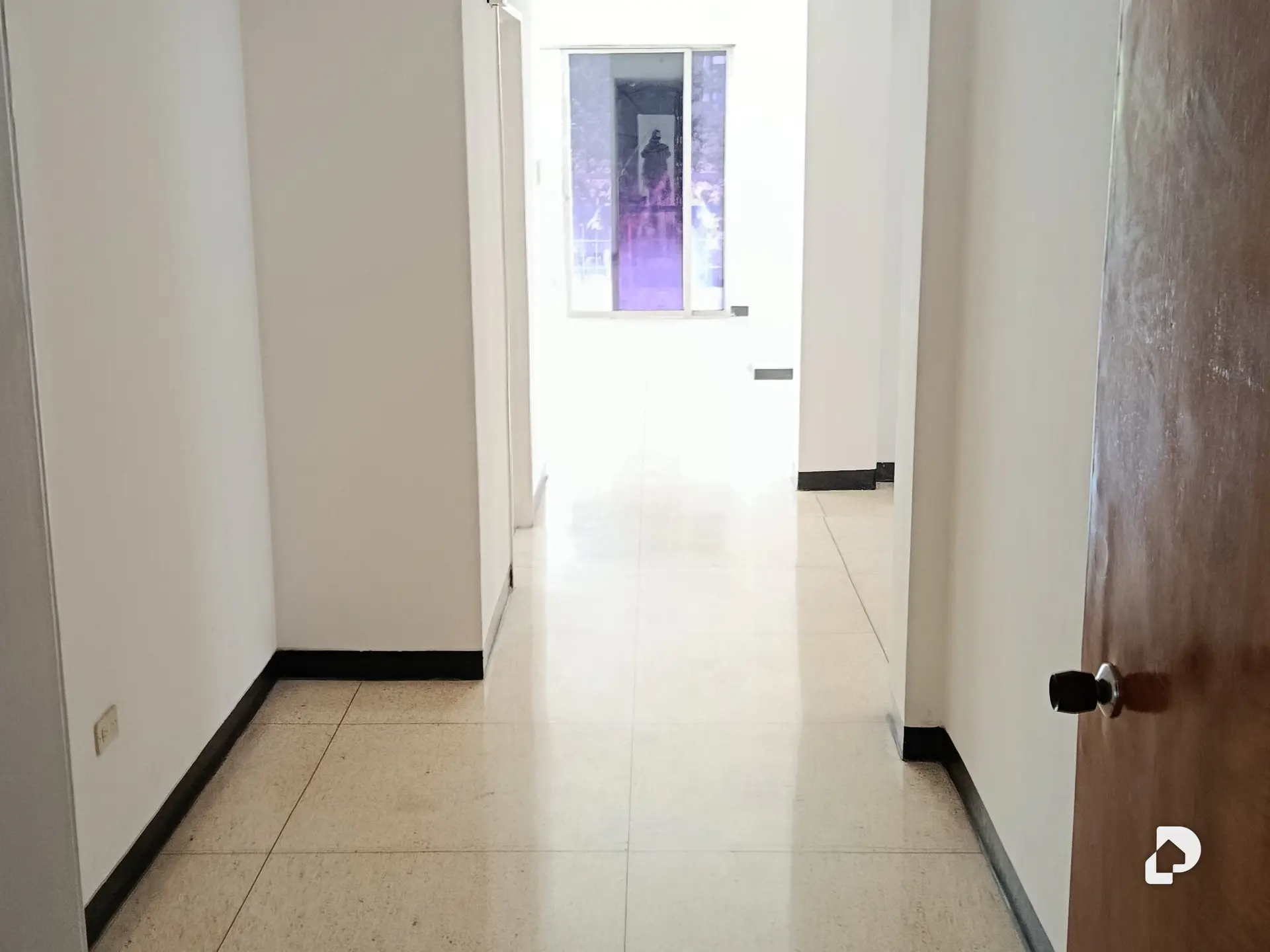 Oficina en La Florida, Caracas – 8