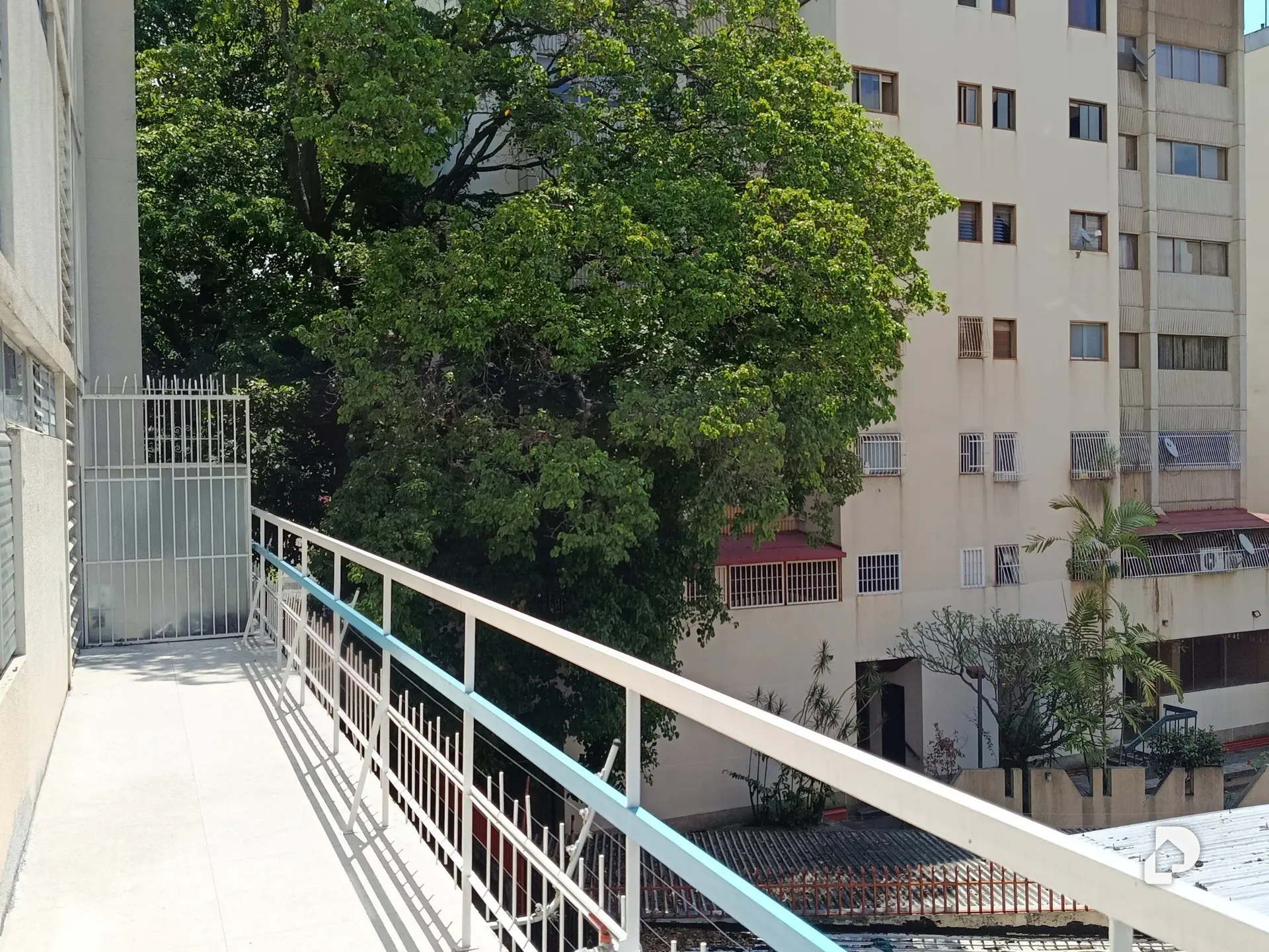 Oficina en La Florida, Caracas – 24