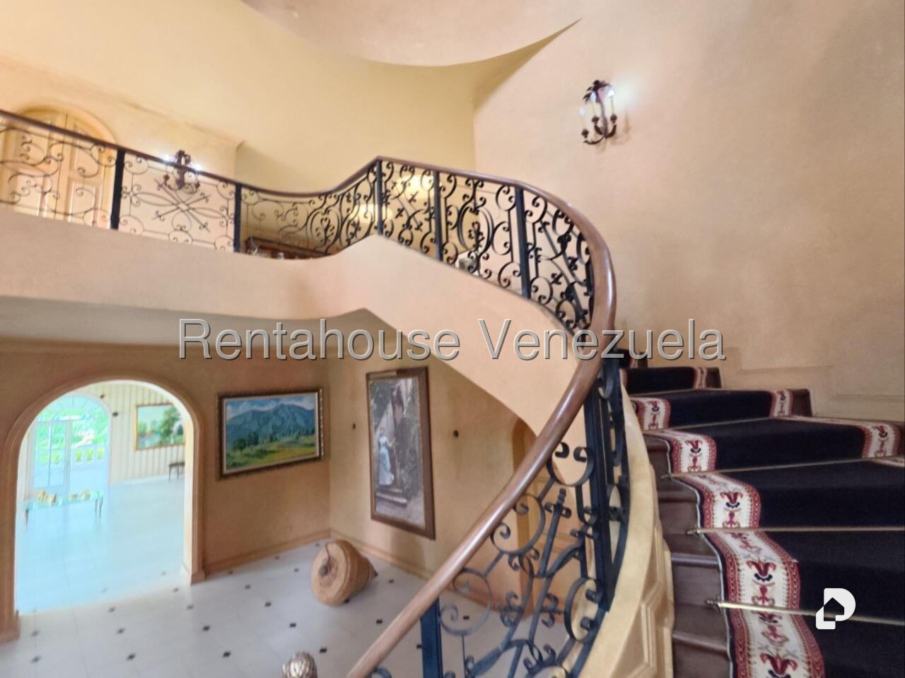 House in La Lagunita Country Club, Caracas – 23