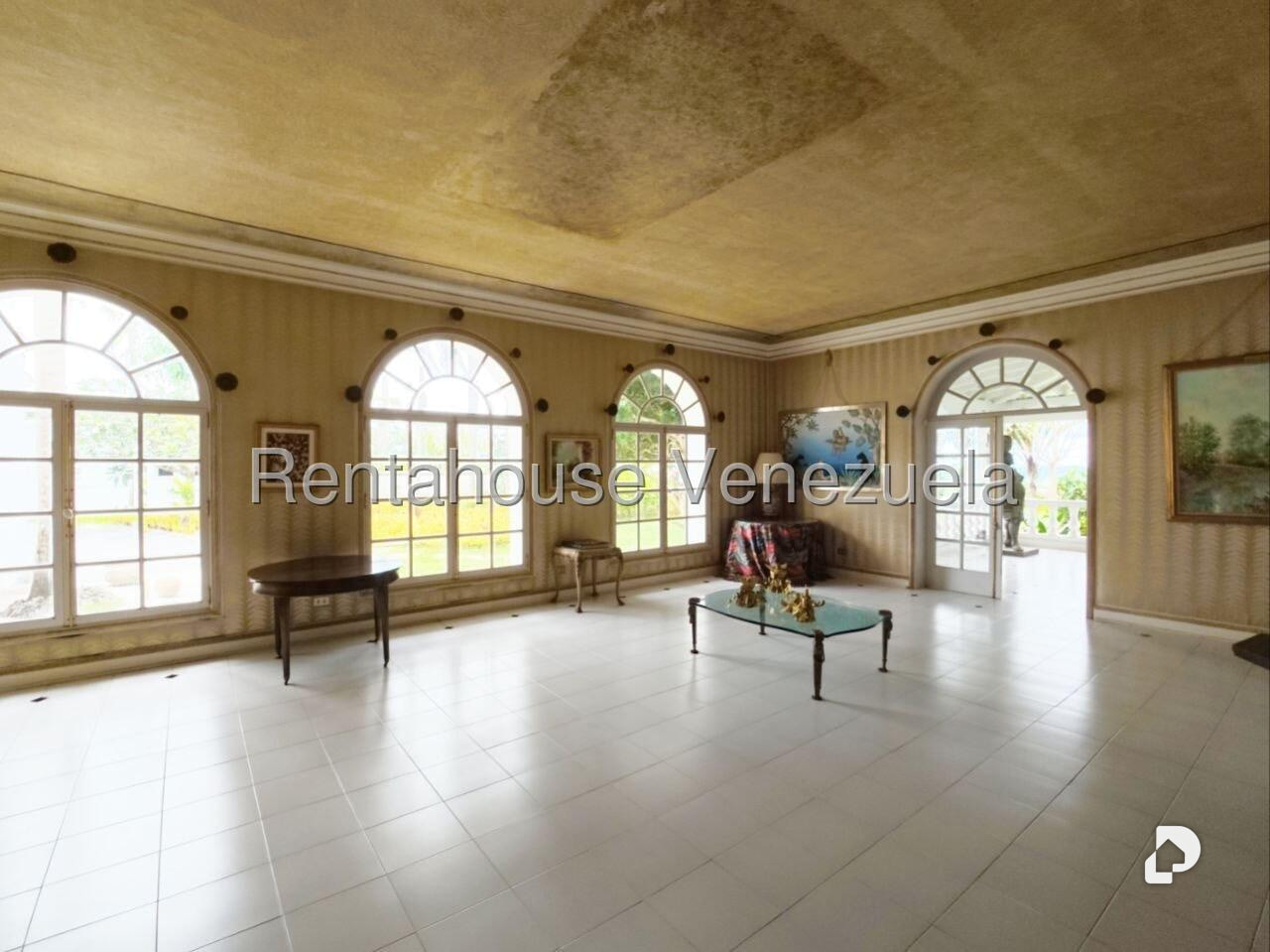 House in La Lagunita Country Club, Caracas – 13