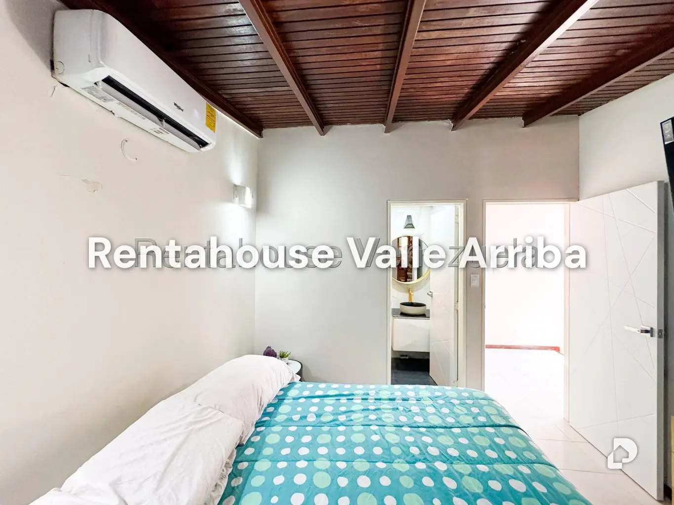 Casa en Alto Prado, Caracas – 24