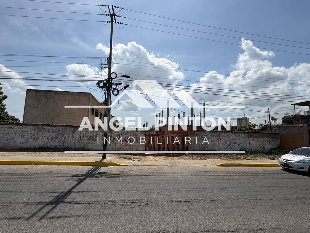 Land in Avenida Intercomunal, Cabimas - 1