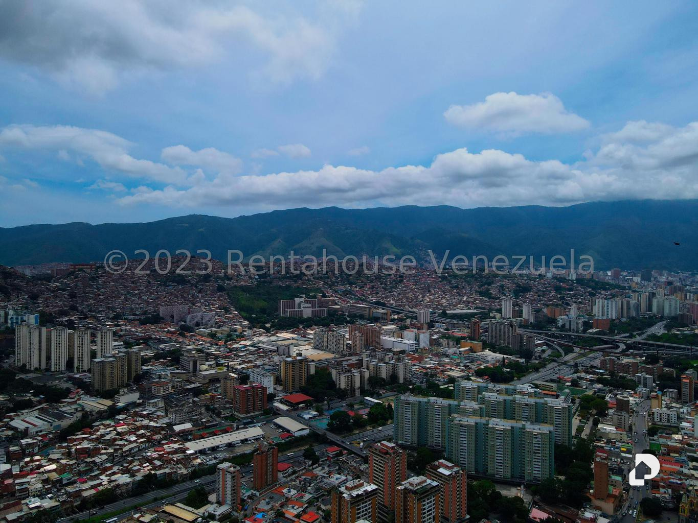 Galpón en El Paraíso, Caracas – 15