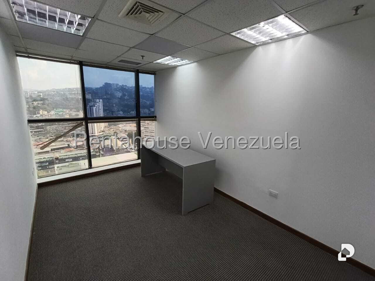 Oficina en El Bosque, Caracas – 18