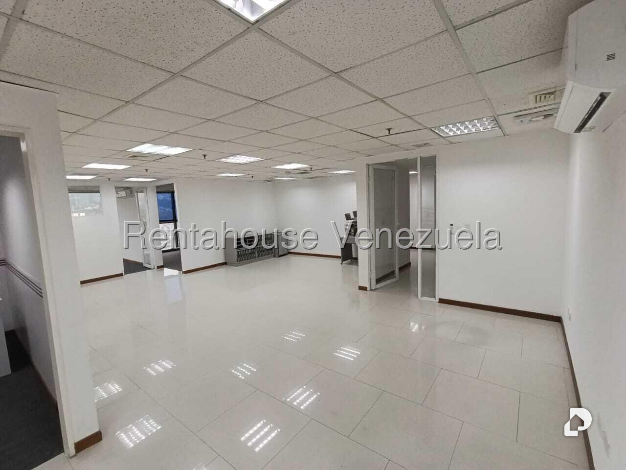 Oficina en El Bosque, Caracas – 14