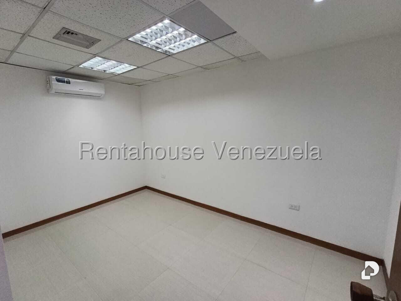 Oficina en El Bosque, Caracas – 26