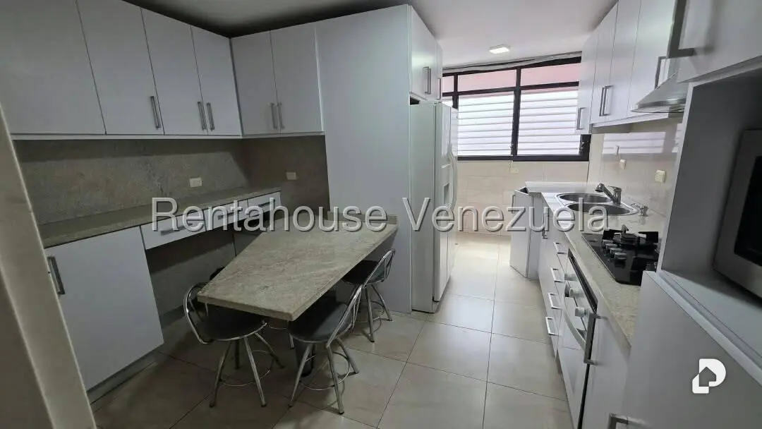 Apartamento en Los Palos Grandes, Caracas – 2