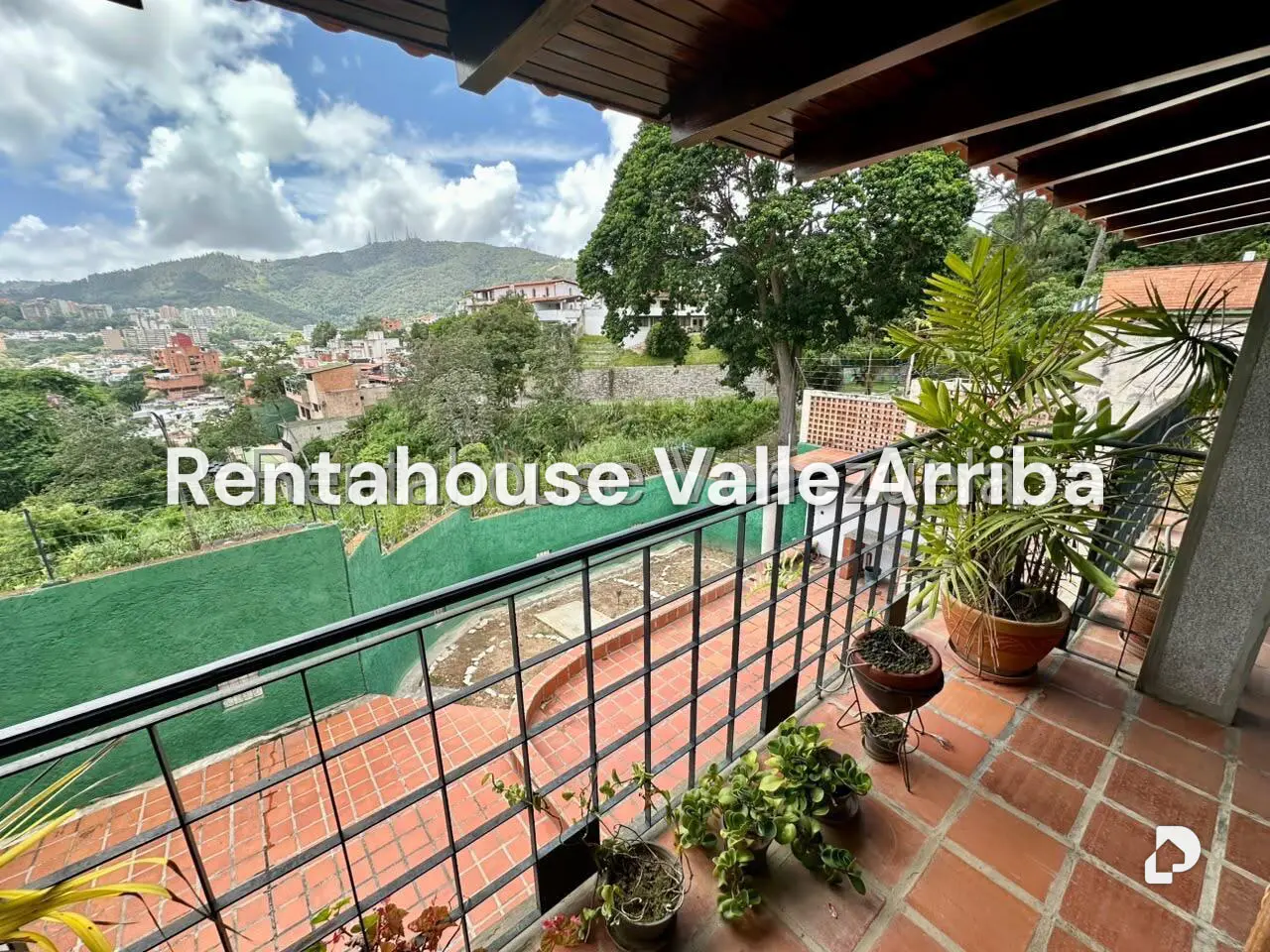 Casa en Lomas De La Trinidad, Caracas – 24