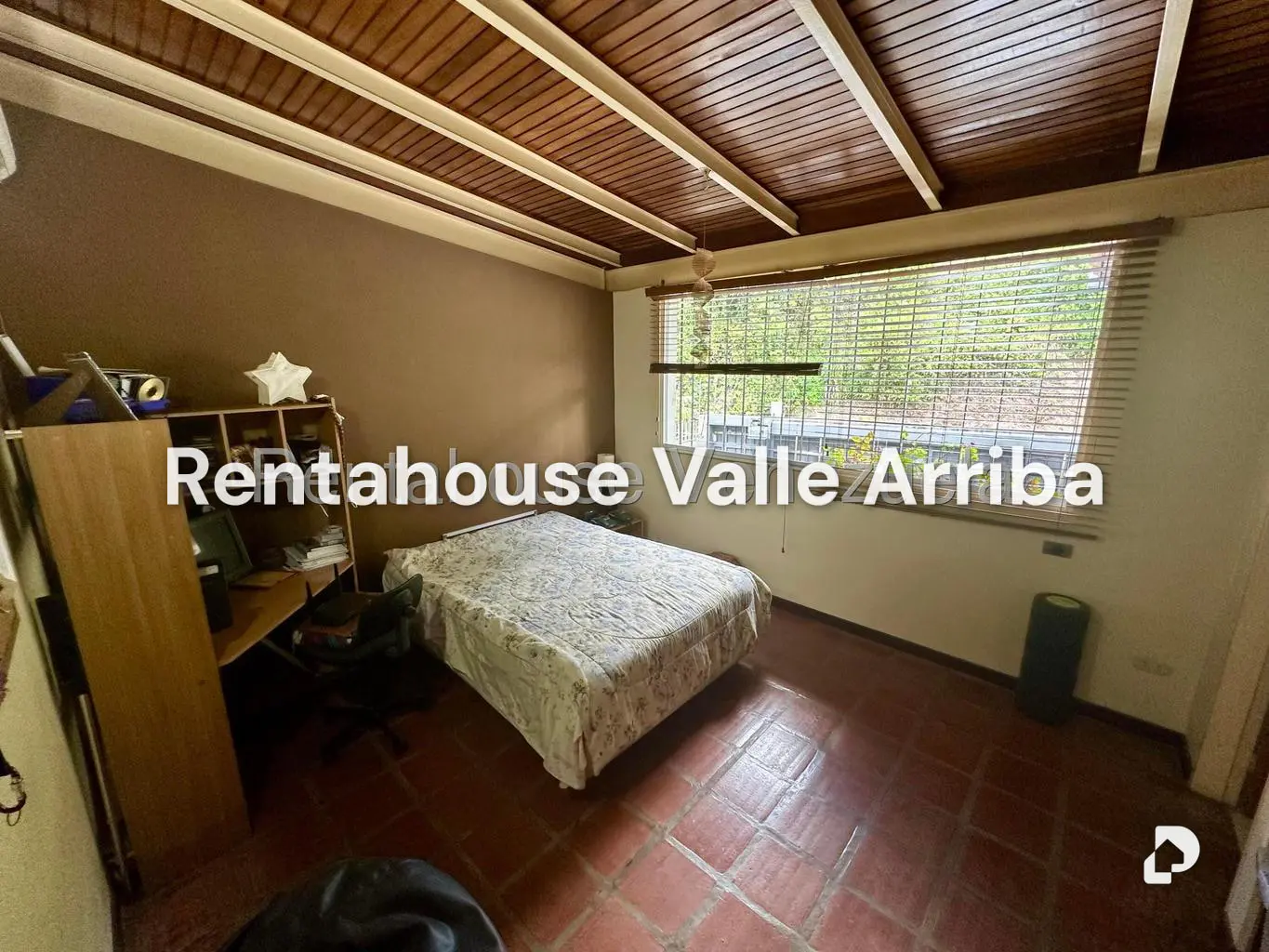 Casa en Lomas De La Trinidad, Caracas – 28