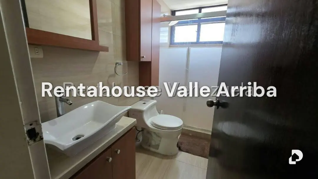 Apartamento en Los Palos Grandes, Caracas – 8