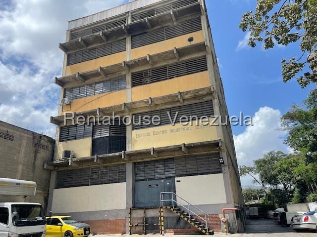 Edificio en Boleíta Sur, Caracas - 1