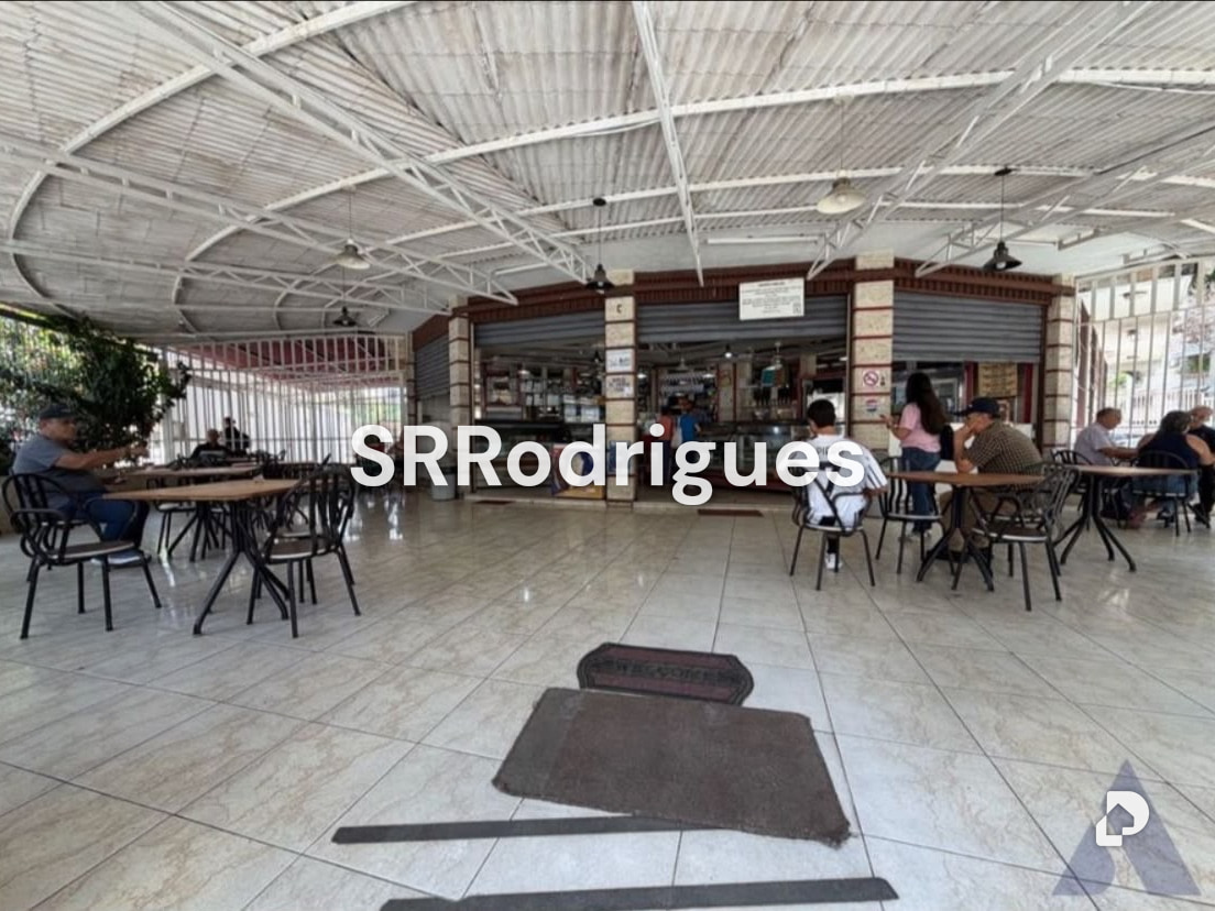 Local comercial en Urbanización Colinas de Los Chaguaramos, Caracas – 2