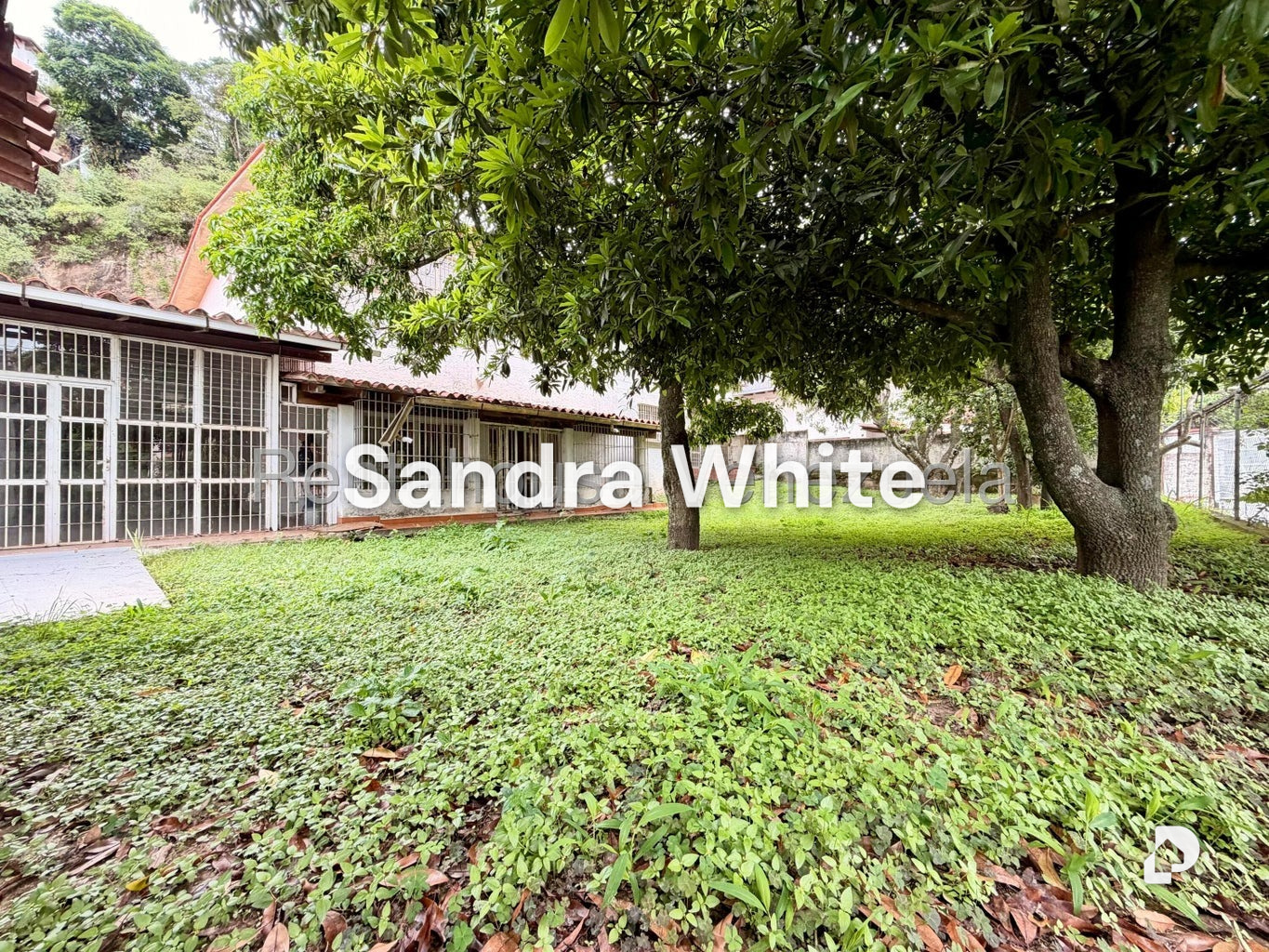 Casa en Colinas de Santa Mónica. 27-6597, Caracas – 22