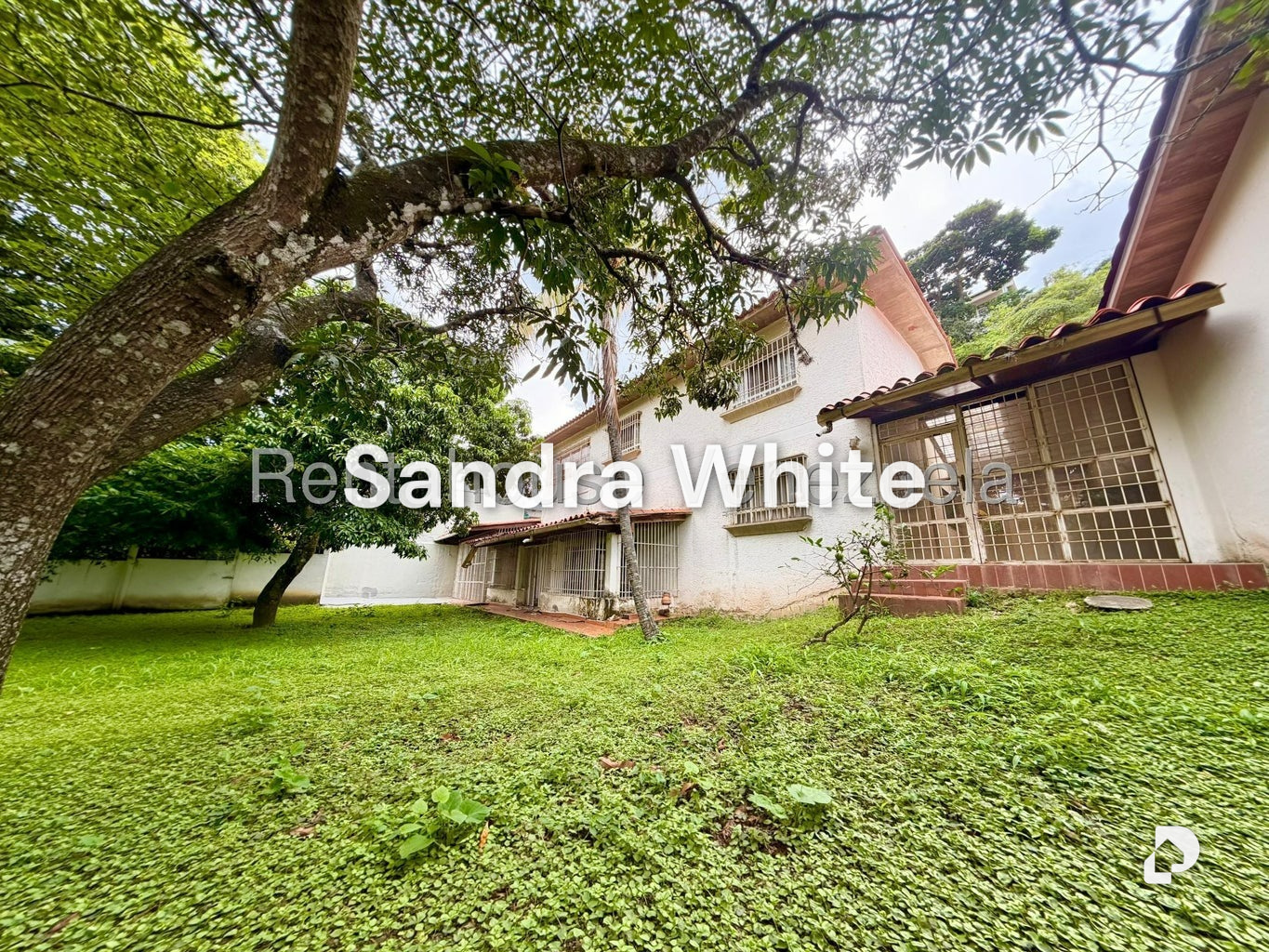 Casa en Colinas de Santa Mónica. 27-6597, Caracas – 1
