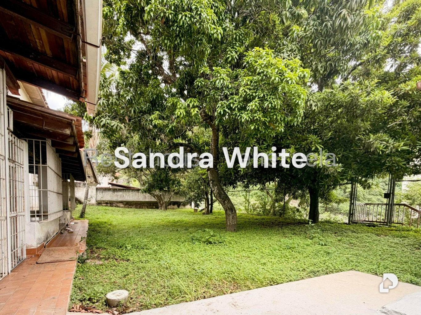 Casa en Colinas de Santa Mónica. 27-6597, Caracas – 23