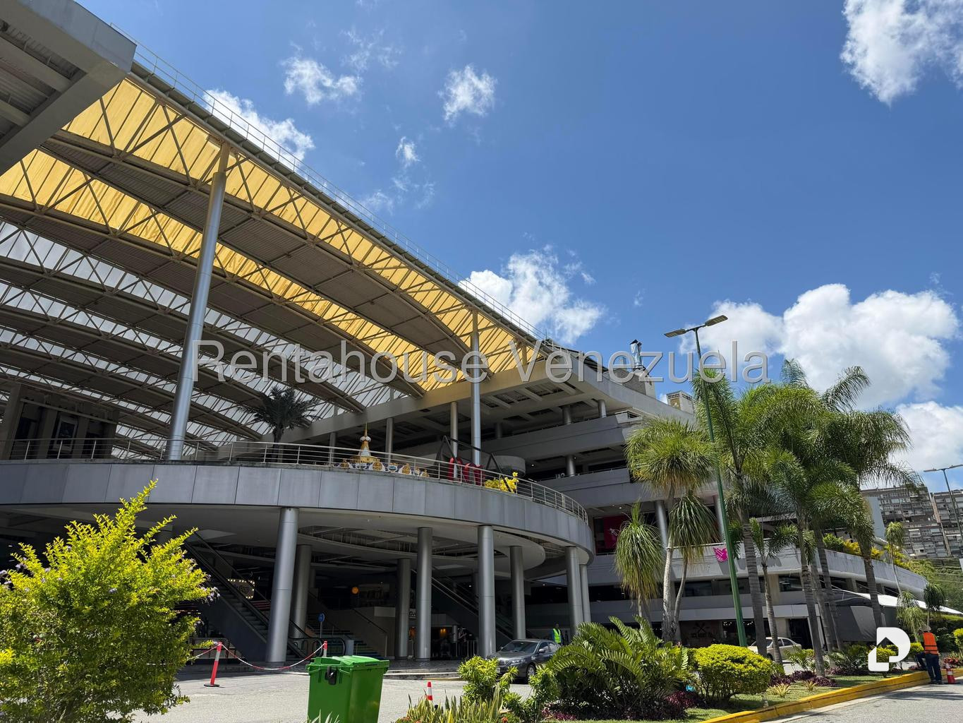 Local comercial en Cerro Verde, Caracas