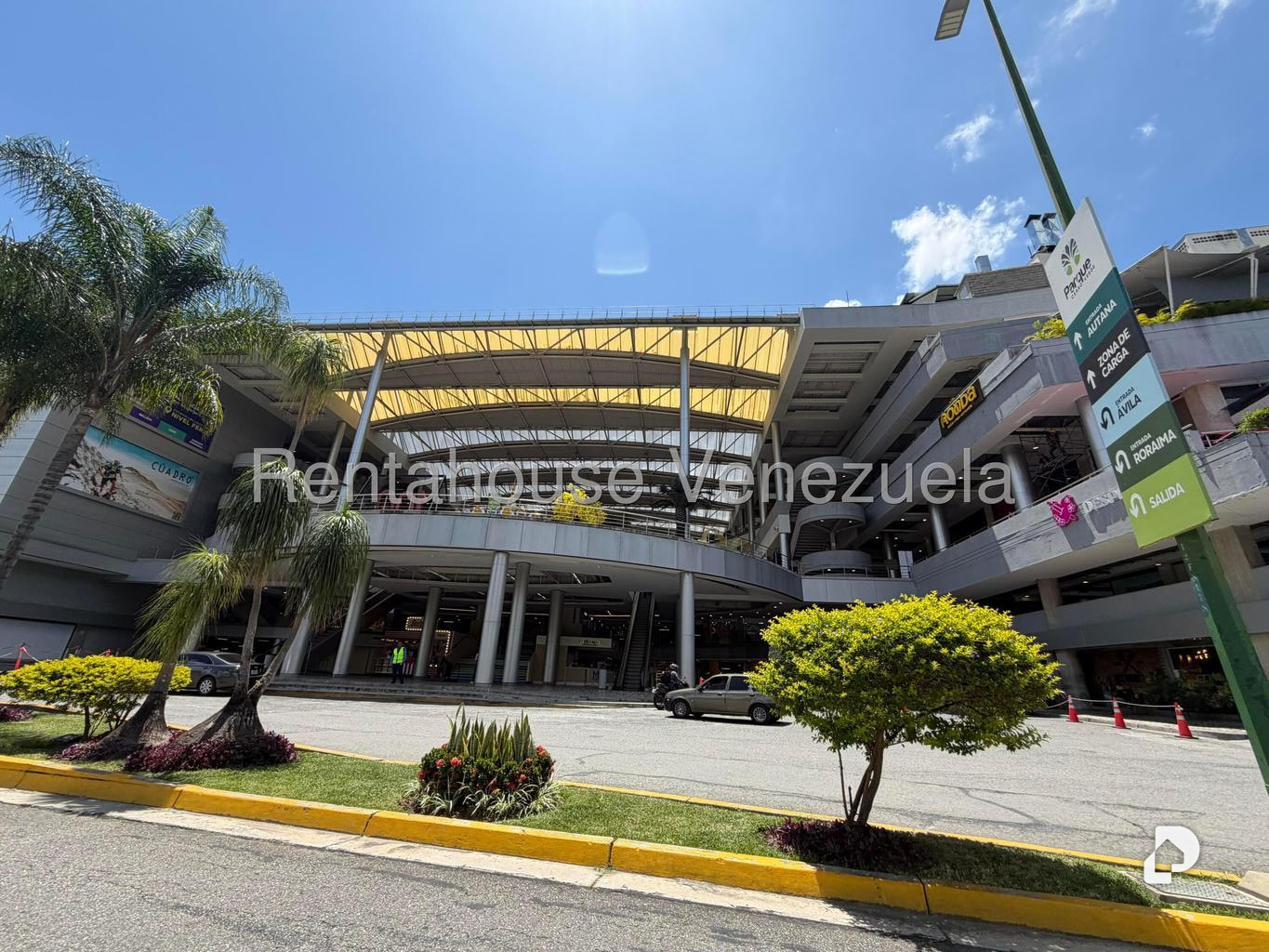 Local comercial en Cerro Verde, Caracas