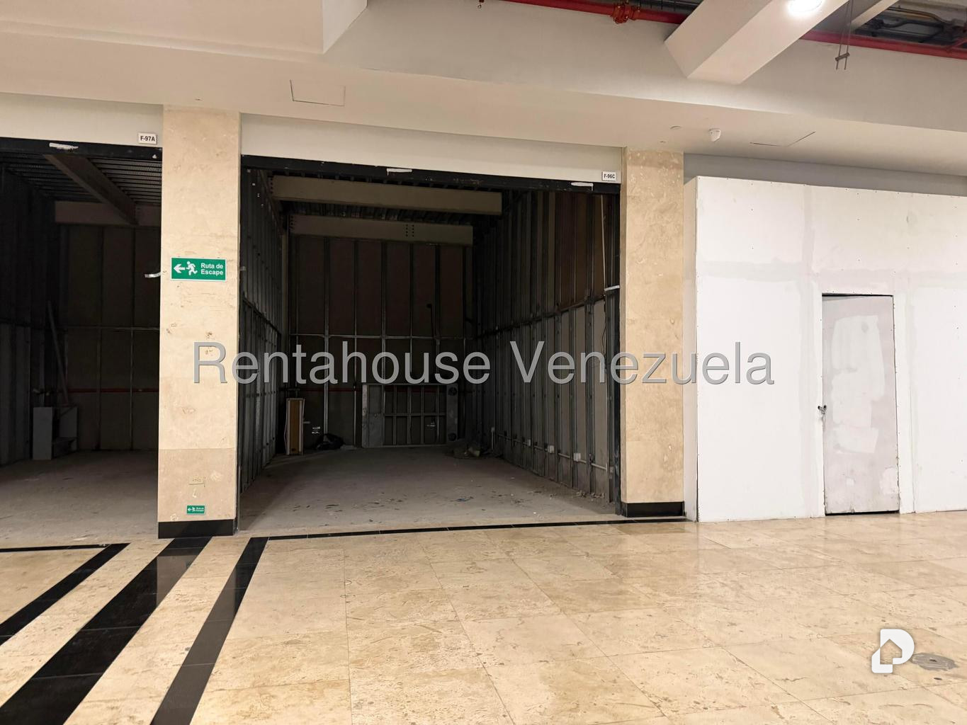 Local comercial en Cerro Verde, Caracas