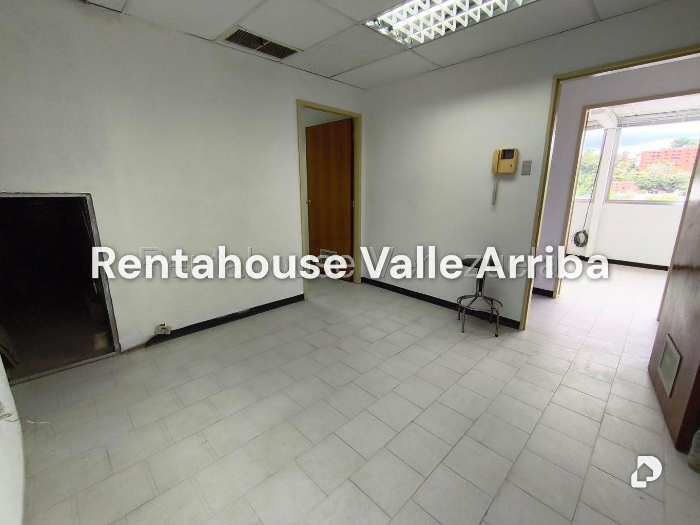 Local comercial en La Trinidad, Caracas – 14