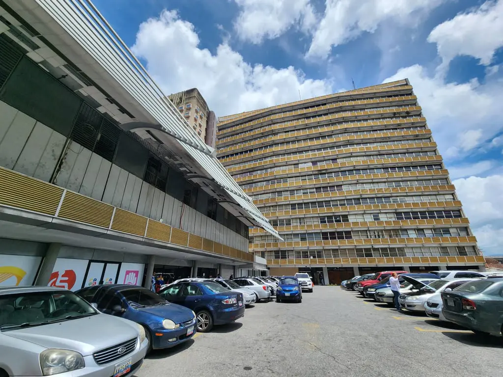 Office in El Recreo, Caracas - 1