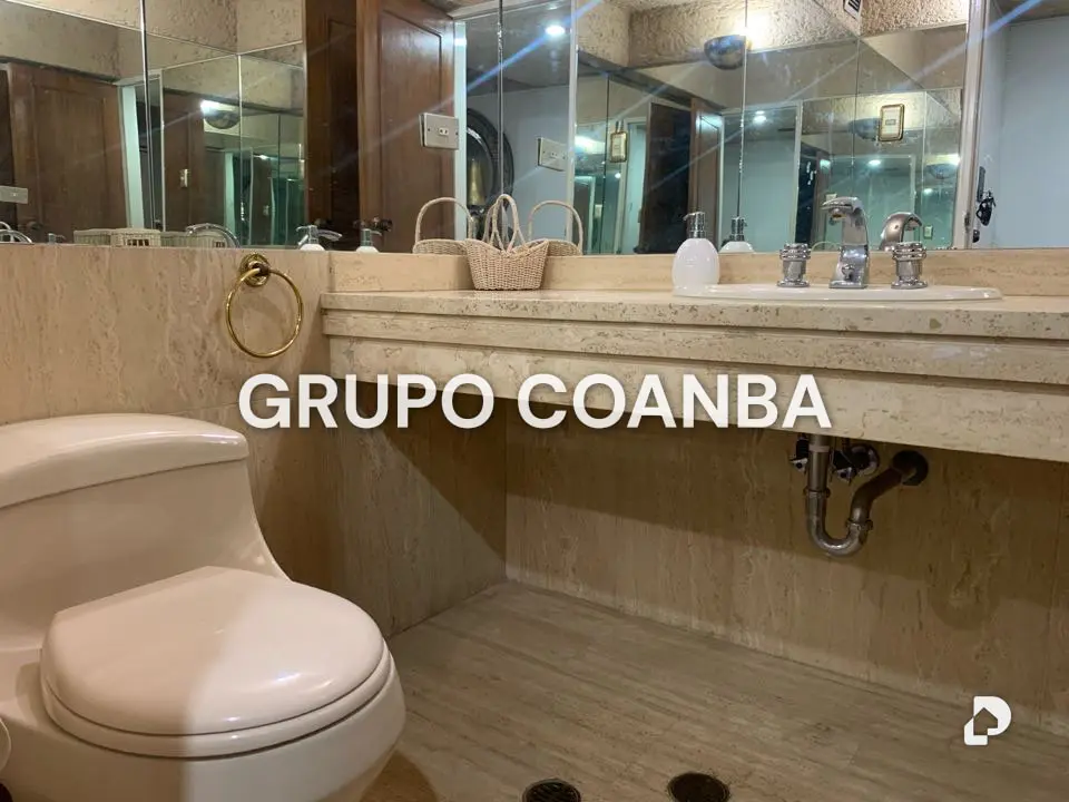 Apartamento en Los Palos Grandes, Caracas – 11
