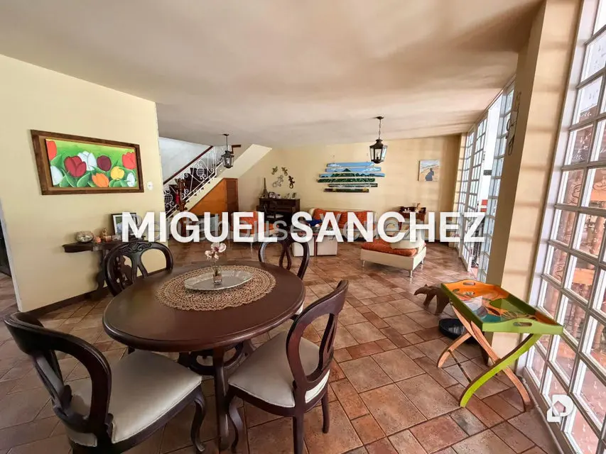 Casa en Santa Sofía, Caracas – 5