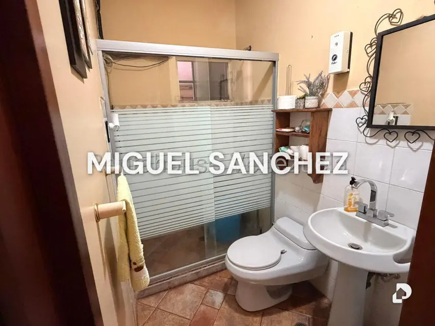 Casa en Santa Sofía, Caracas – 23