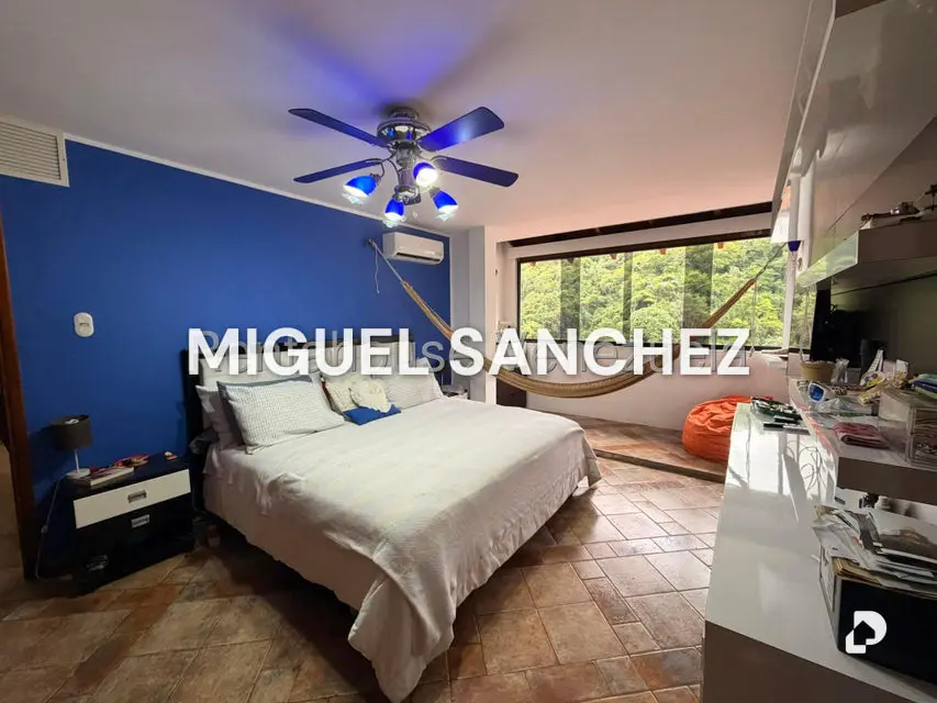 Casa en Santa Sofía, Caracas – 19