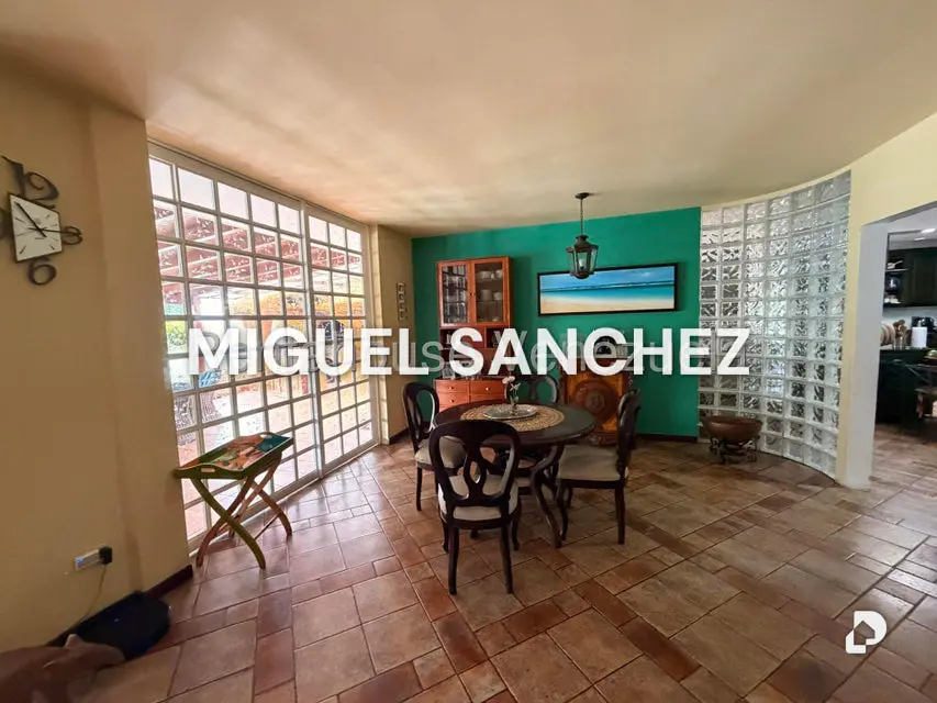 Casa en Santa Sofía, Caracas – 9