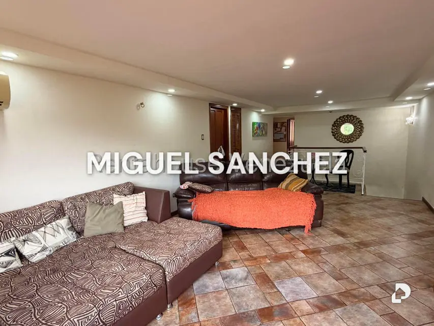 Casa en Santa Sofía, Caracas – 6