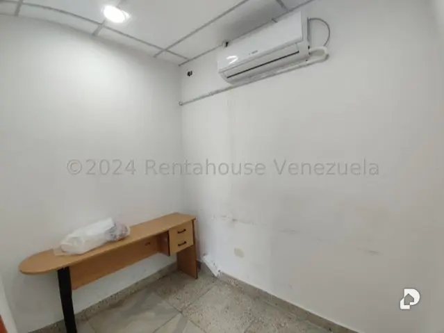 Commercial space in Los Guayos – 11