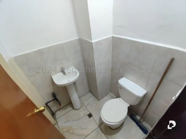 Commercial space in Los Guayos – 16