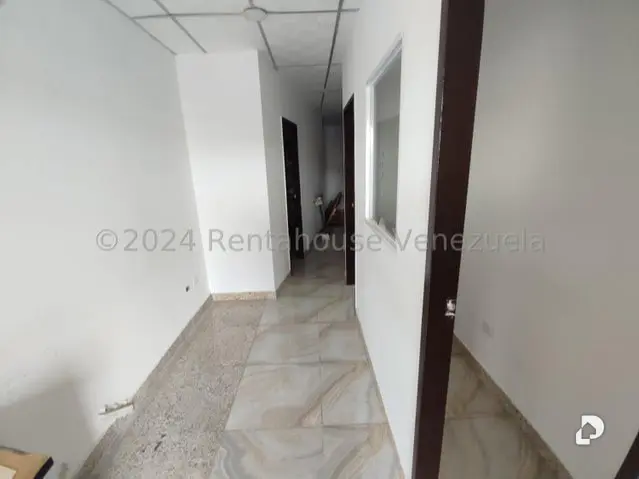 Commercial space in Los Guayos – 8
