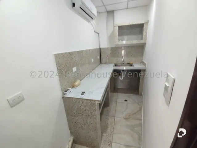 Commercial space in Los Guayos – 18