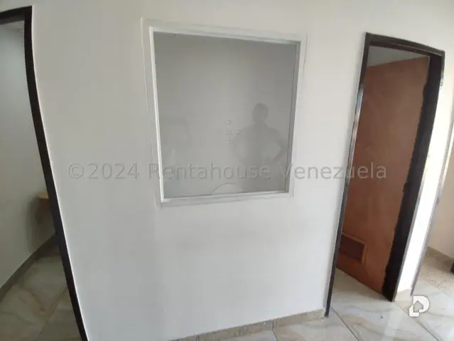 Commercial space in Los Guayos – 12