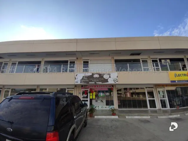 Commercial space in Los Guayos – 1