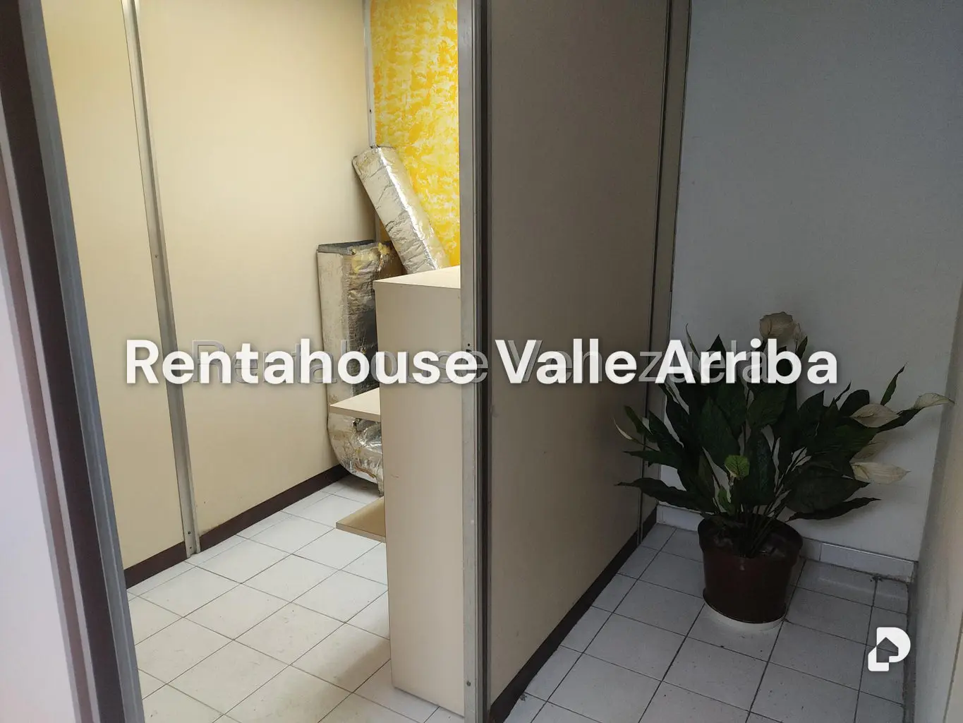Local comercial en La Urbina, Caracas – 15