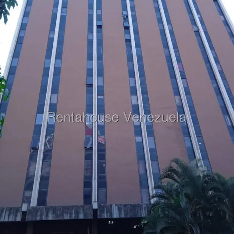 Commercial space in La Urbina, Caracas - 1