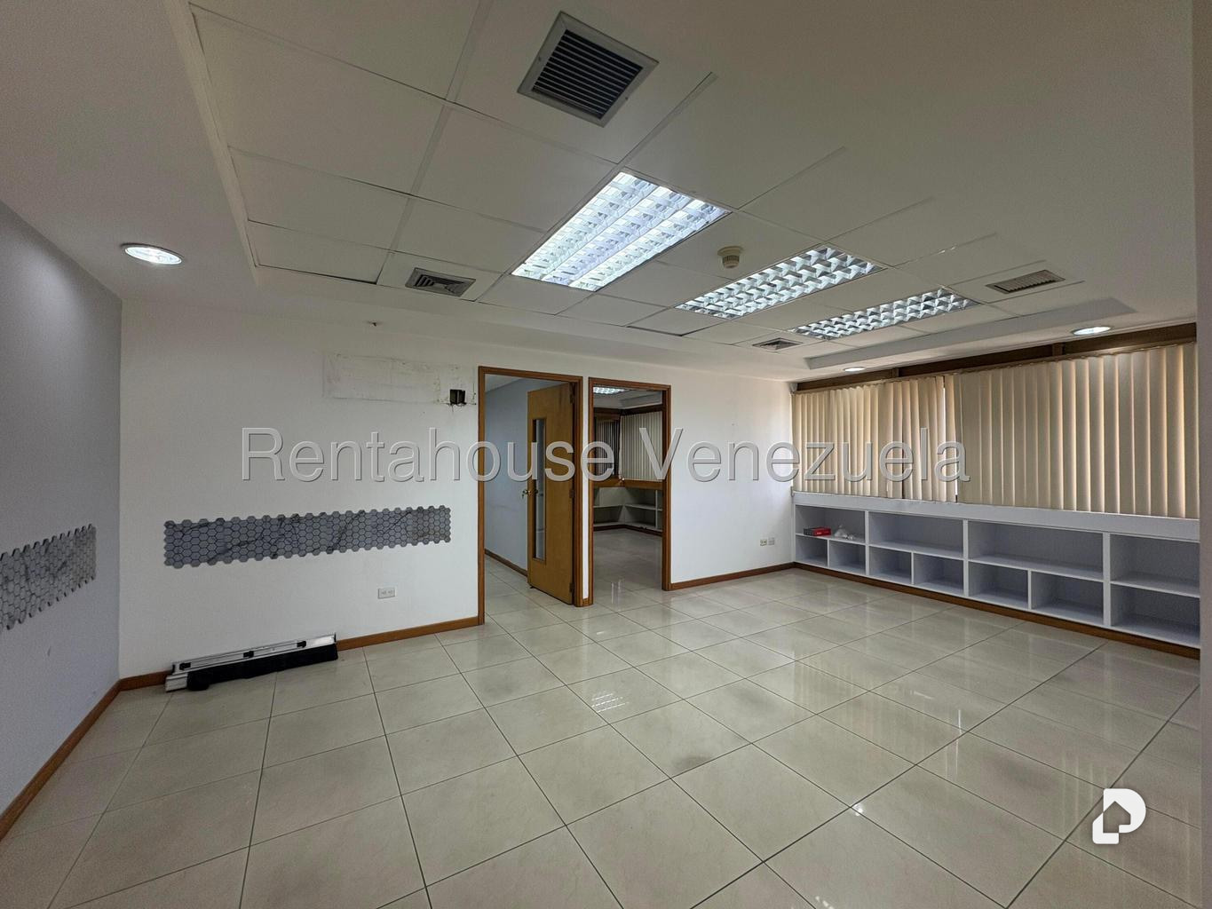Oficina en Los Palos Grandes, Caracas – 7