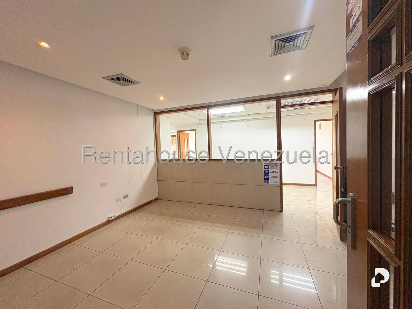 Oficina en Los Palos Grandes, Caracas – 4